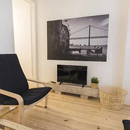 Santos 'n Minimal Floor Level Lisbon