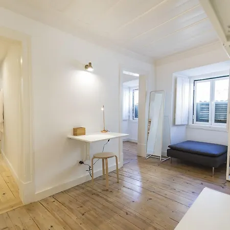 Santos 'n Minimal Floor Level Appartamento Lisbona